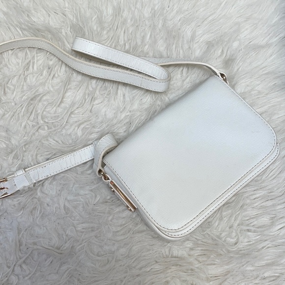 White HUGO BOSS bag - Picture 1 of 5
